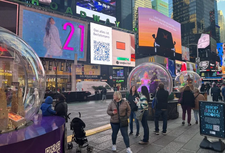 Times Square Digital Billboard 30105 Advertising Bertelsmann SE Campaign