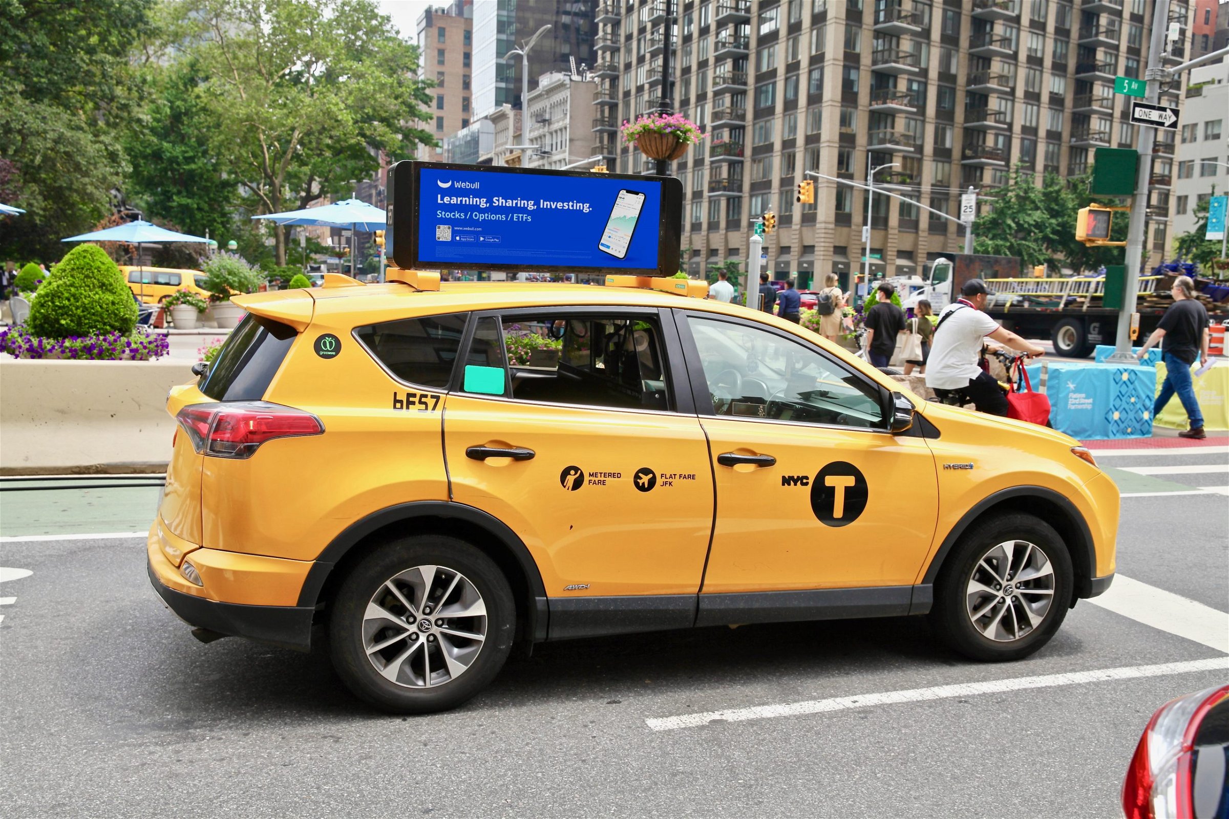 NYC Digital Taxi Top Advertising